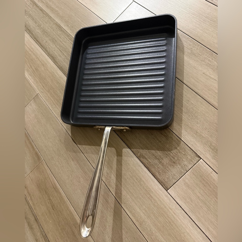 All clad Square Nonstick Grill Pan with Long Metal Handle - Black